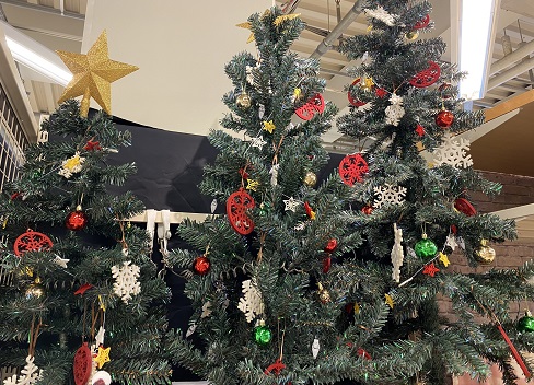 クリスマスツリー比較 100均から大型の物まで Kosodate Love